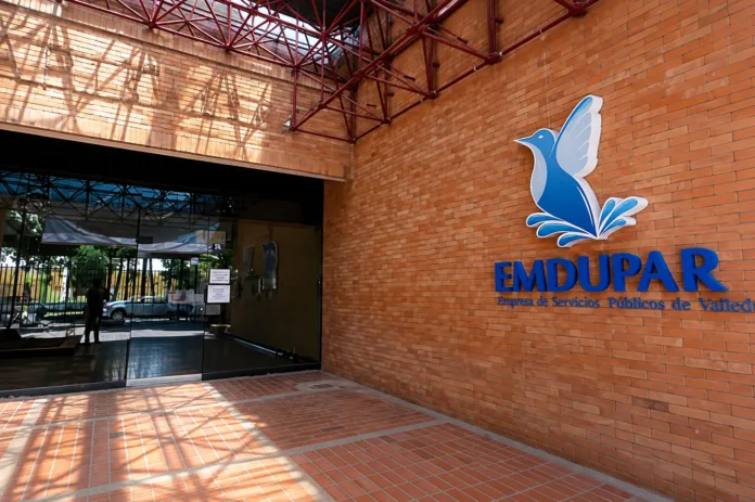 Fachada de la sede de Emdupar en Valledupar durante su proceso de intervención