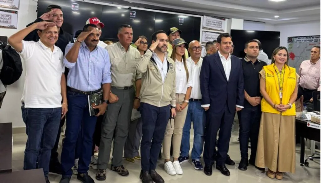 Abelardo De La Espriella junto a autoridades durante el Consejo de Seguridad en Valledupar