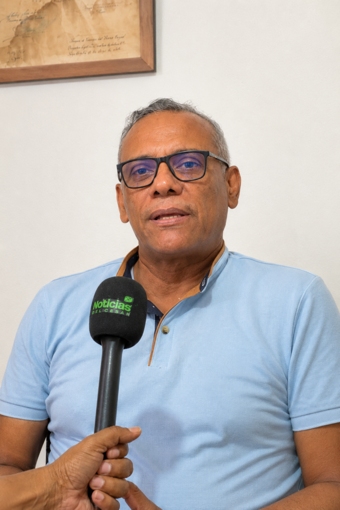 Nancio Galván explica la evacuación de edificios durante un terremoto