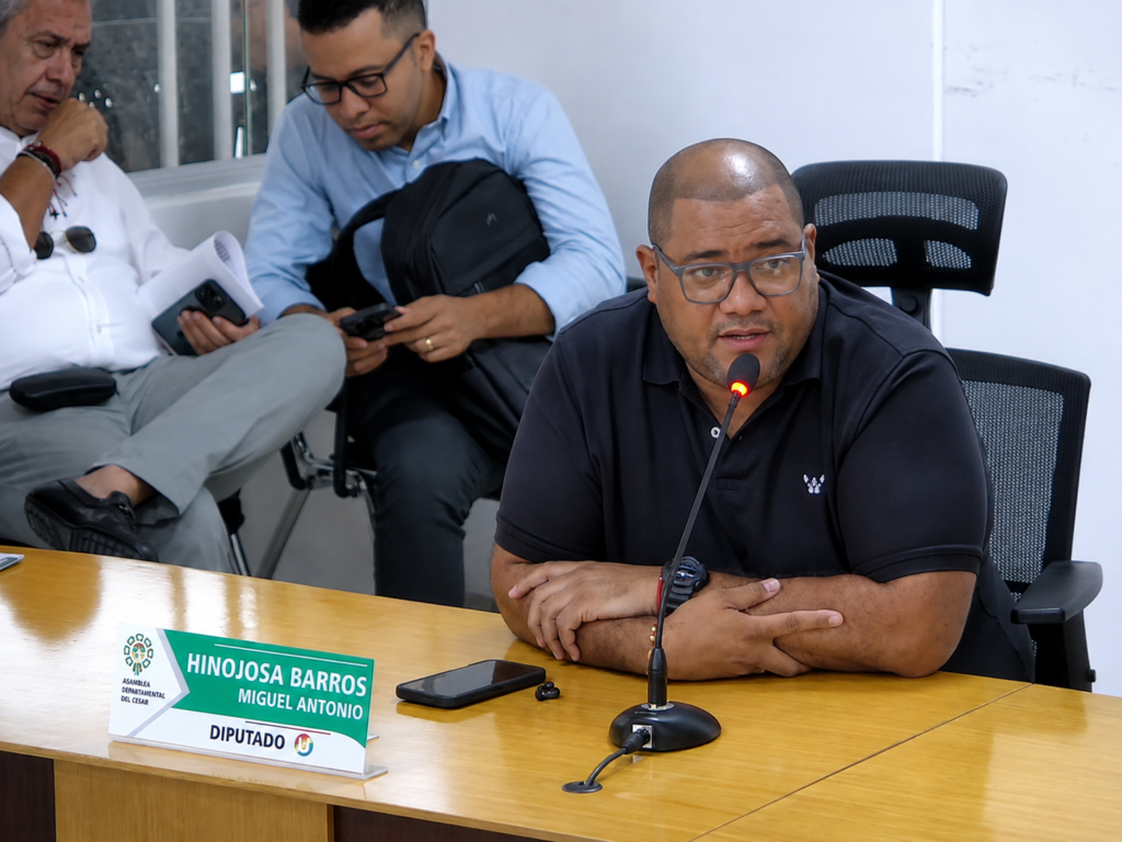 Miguel Hinojosa propone votación nominal sobre el IDREEC