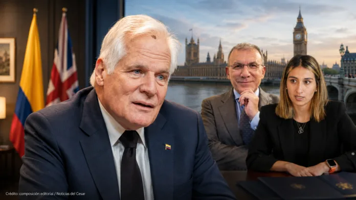 Miguel Uribe Londoño, próximo embajador de Colombia en Reino Unido, junto a Roy Barreras y Laura Sarabia.