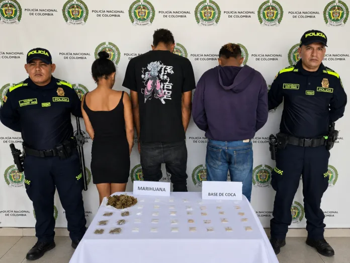Tres presuntos integrantes de Los Domiciliarios capturados en Chiriguaná con marihuana y base de coca