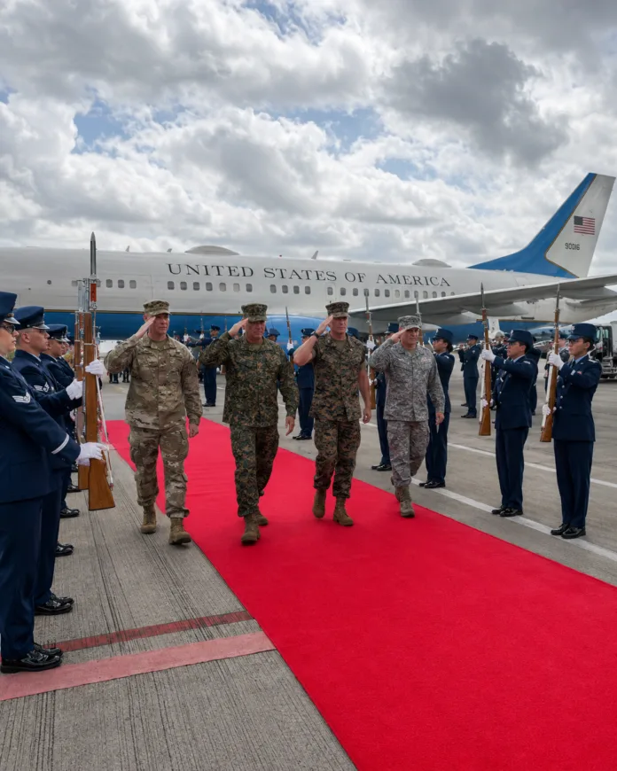 Jefe del Comando Sur, Francis Donovan, durante su llegada a Colombia