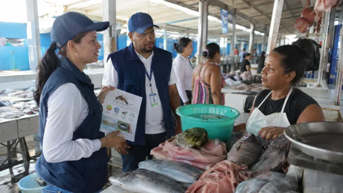 Prevención del dengue en Valledupar durante jornada en el Pabellón del Pescado