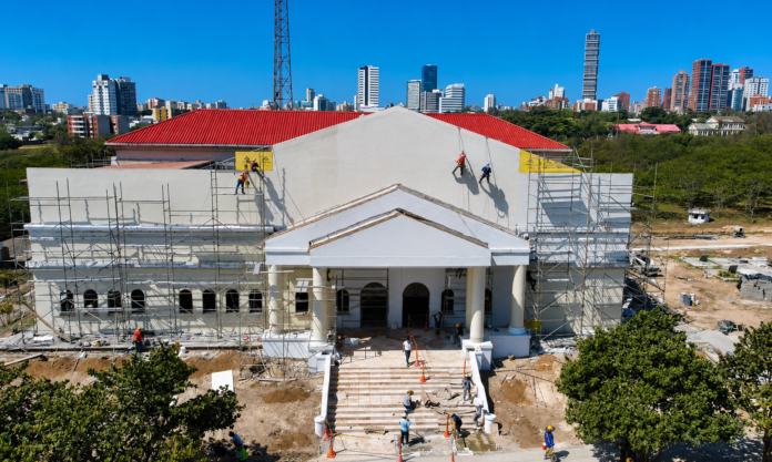 Trabajadores realizan adecuaciones en la sede presidencial ubicada en Barranquilla