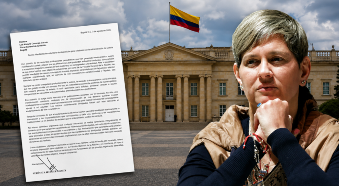 Verónica Alcocer aparece junto a la carta enviada a la fiscal general Luz Adriana Camargo, con la Casa de Nariño al fondo.