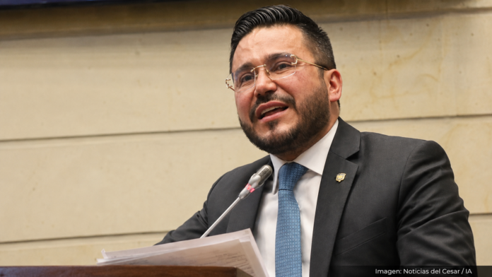 Jorge Laverde para contralor general durante una intervención en el Senado