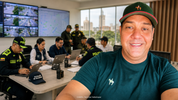 Félix Valera durante el monitoreo del PMU por posesión presidencial en Valledupar