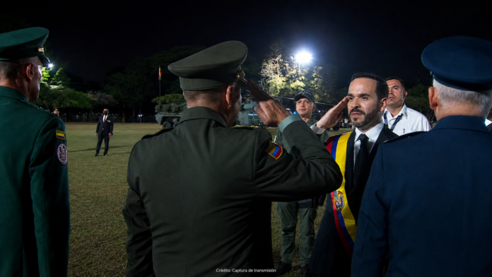 De la Espriella descarta una Constituyente tras recibir el saludo de las Fuerzas Militares
