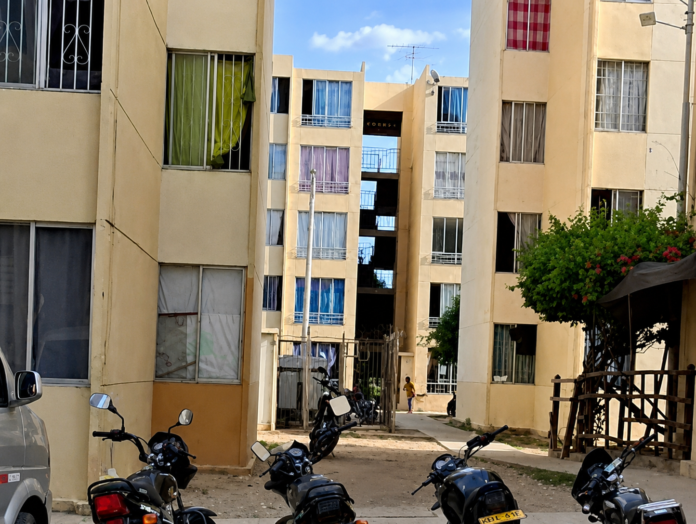 Apartamentos de Lorenzo Morales donde un niño cayó de un cuarto piso
