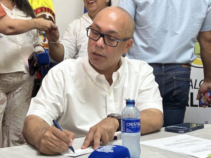 Ernesto Orozco durante una jornada institucional relacionada con el caso Sabanas 1 en Valledupar
