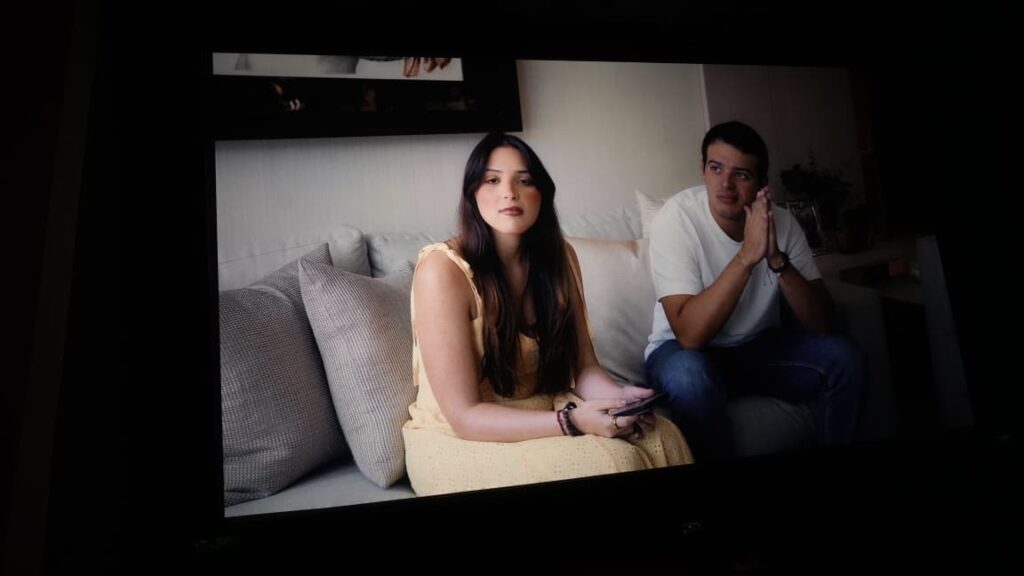 Michelle Char junto a su hermano Miguel Char esperan en casa la llamada oficial que confirmaría su designación como Reina del Carnaval de Barranquilla.