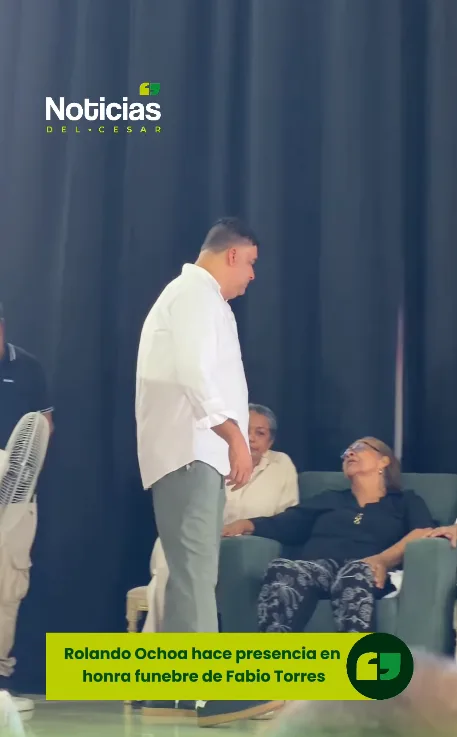 Rolando Ochoa en las honras fúnebres de Fabio Torres en Valledupar