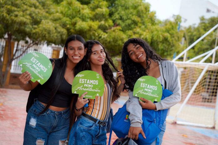 Estudiantes de la Universidad Popular del Cesar participan en una jornada de apoyo al proceso de acreditación institucional durante el inicio del semestre 2026-2.