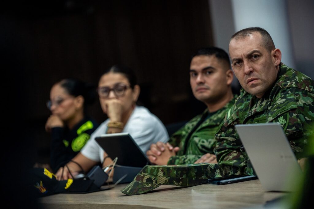 Miembros de la Fuerza Pública participan en el PMU en el Cesar durante la coordinación de seguridad para la jornada del 7 de agosto.
