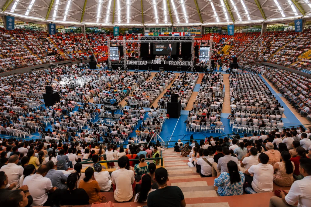 Miles de creyentes participan en la convención pentecostal “Identidad” realizada en el Coliseo Julio Monsalvo Castilla de Valledupar.