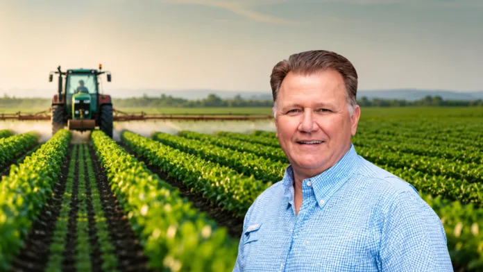Indalecio Dangond en una imagen relacionada con el campo y la producción agrícola en Colombia