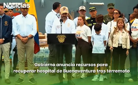 Presidente Abelardo De La Espriella durante atención de la emergencia en Buenaventura