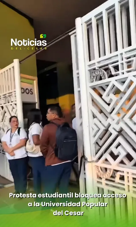Estudiantes bloquean el acceso a la Universidad Popular del Cesar durante protesta