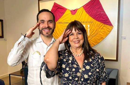 Ana María Rincón Herrera junto al presidente electo Abelardo de la Espriella tras su designación como presidenta del Banco Agrario de Colombia.