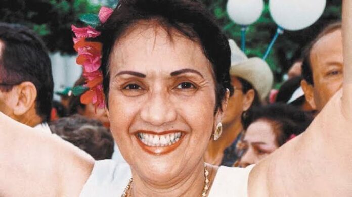 Consuelo Araujonoguera, conocida como ‘La Cacica’, cofundadora del Festival de la Leyenda Vallenata y promotora del folclor vallenato.
