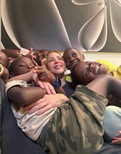 Shakira junto a los Ghetto Kids tras el Mundial 2026