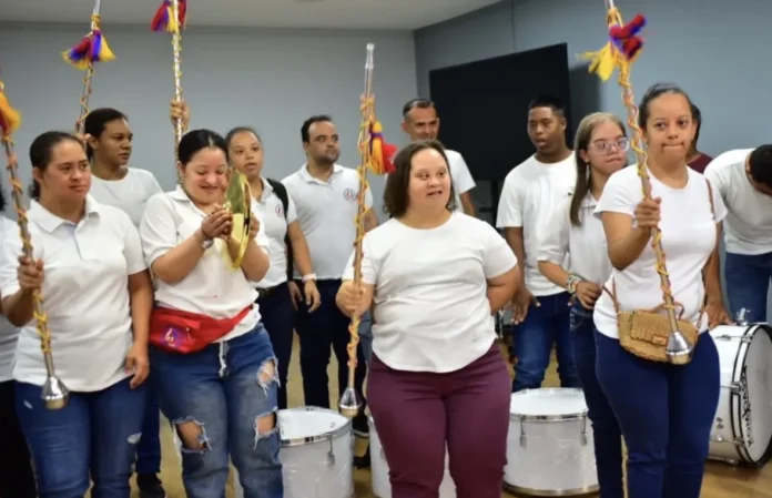 Grupo de personas con discapacidad participando en una actividad de inclusión social en Valledupar