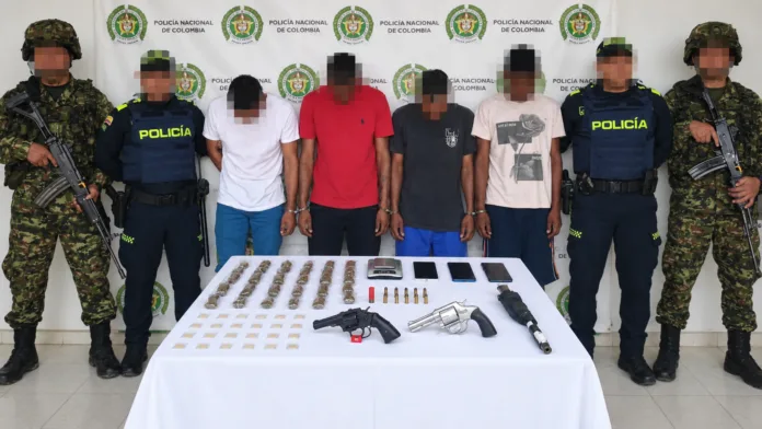 Clan del Golfo en Chiriguaná durante operativo que dejó cuatro capturados, armas y droga incautada