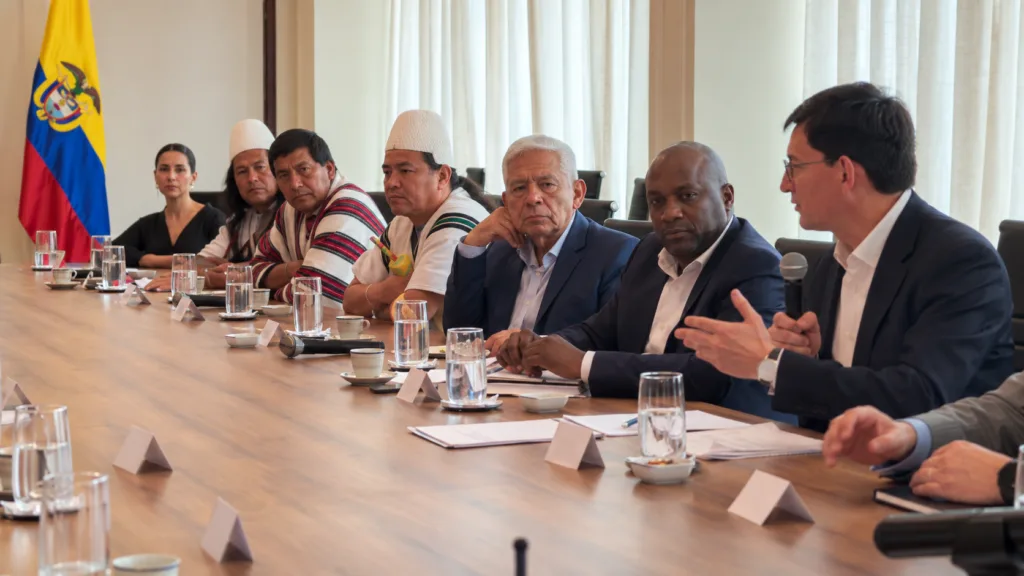 Representantes de la Sierra Nevada durante encuentro indígena en Barranquilla