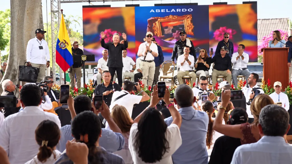 Abelardo canta Luna Sanjuanera junto a Roberto Calderón en San Juan del Cesar