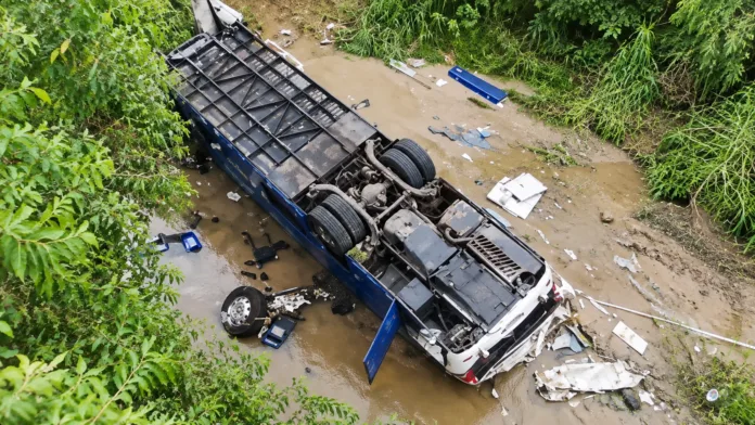 Bus de Copetran cayó de un puente cerca de Aguachica y dejó tres muertos
