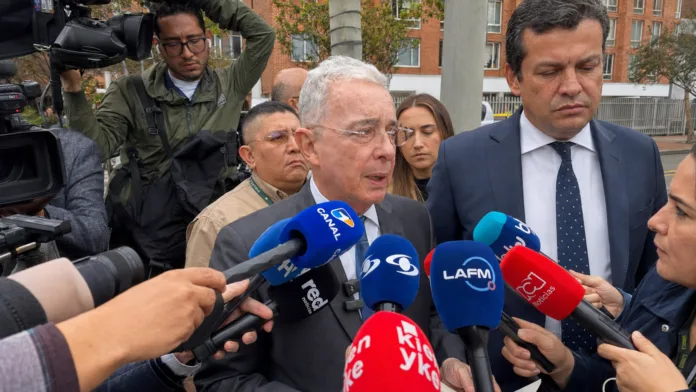 Álvaro Uribe en indagatoria ante la Fiscalía