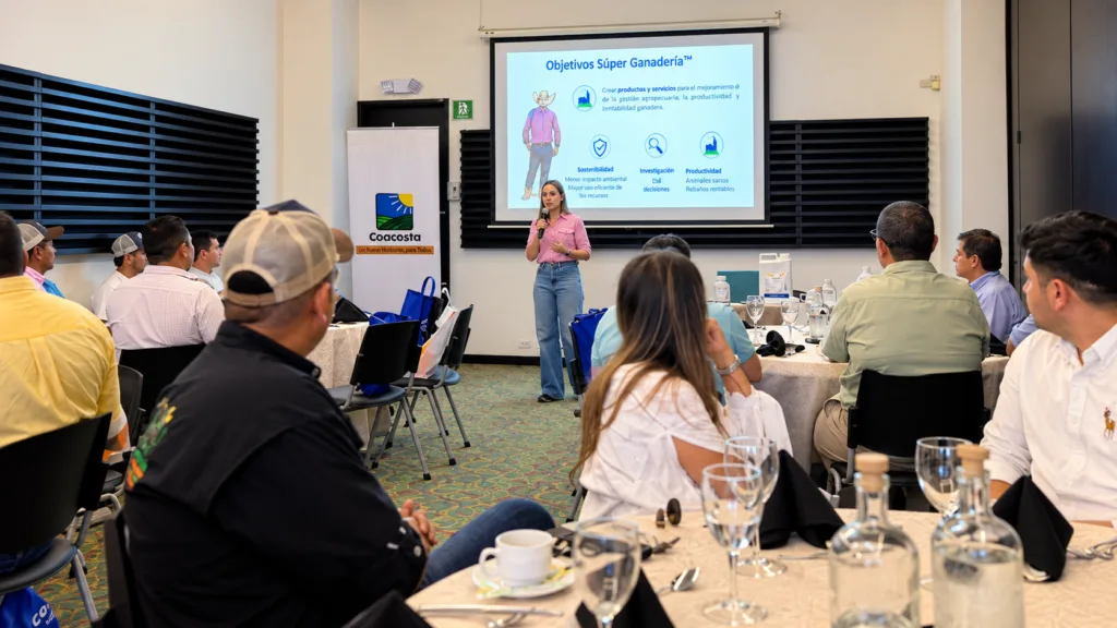 Capacitación sobre ganadería, nutrición y productividad bovina durante jornada técnica