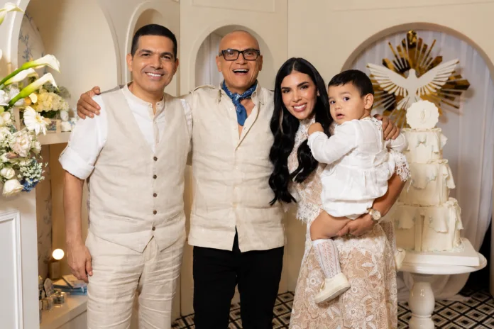 Silvestre Dangond junto a Peter Manjarrés, Tata Becerra y Pedro Jr. durante el bautizo