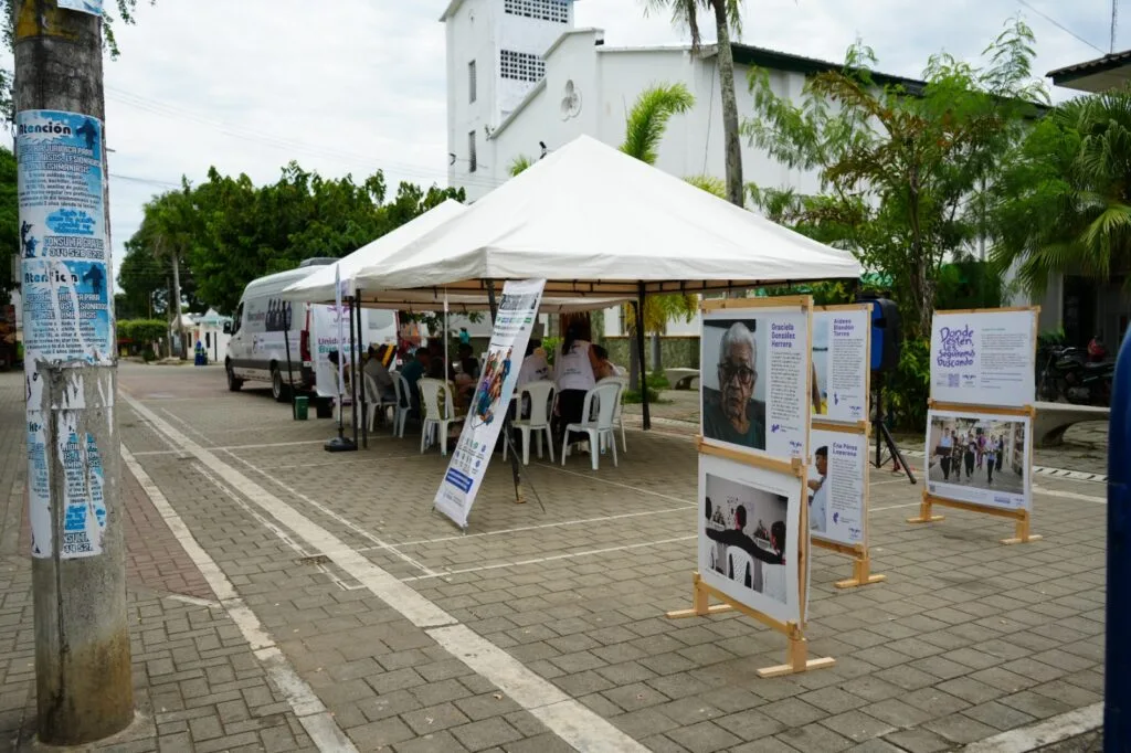 Exposición de fotografías durante jornada de la Ruta Buscadora de la UBPD