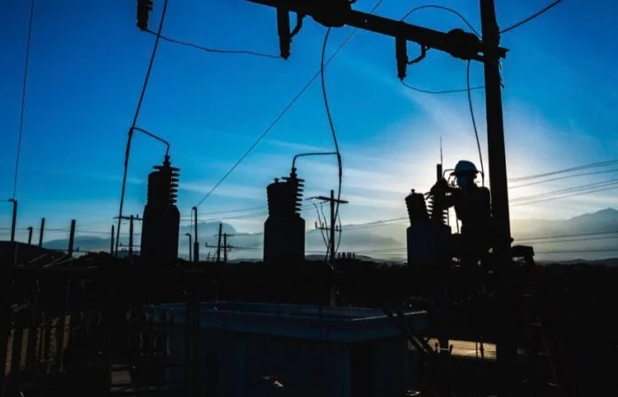 Infraestructura eléctrica de Valledupar durante anuncio de corte de energía programado por Energua