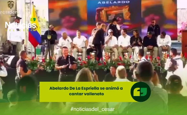 Abelardo De La Espriella canta vallenato durante su visita a San Juan del Cesar