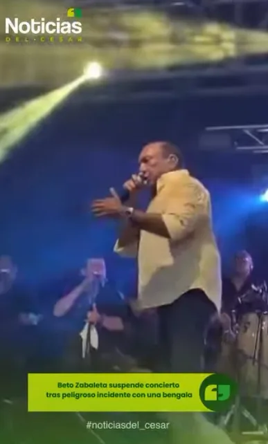 Beto Zabaleta durante el concierto que suspendió tras un incidente con una bengala