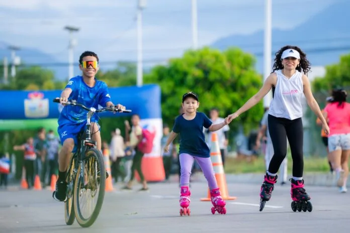 Familias participan en ciclopaseo y actividades recreativas en Valledupar