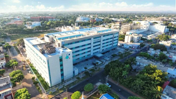 Vista aérea de la sede de Clínica Médicos en Valledupar