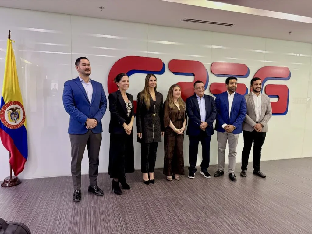 Delegación del Cesar y RAP Caribe durante encuentro con la CREG en Bogotá