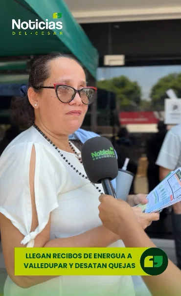 Usuarios reunidos para presentar reclamos por facturas de Energua en Valledupar