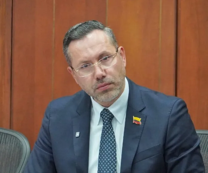 Jaime Andrés Beltrán, ministro de Vivienda, durante una sesión en el Congreso