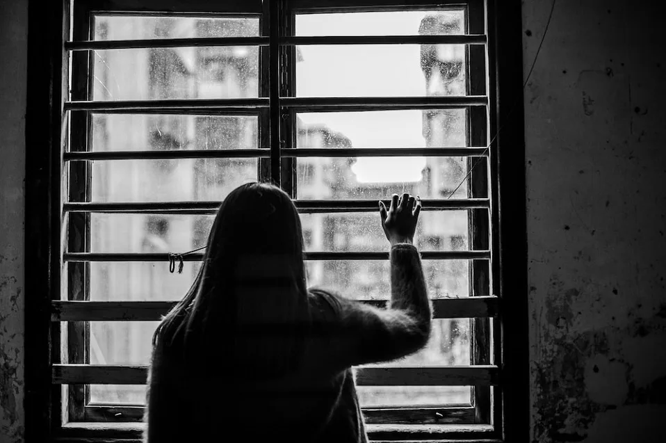 Persona en situación de aislamiento como imagen de prevención del suicidio en Valledupar