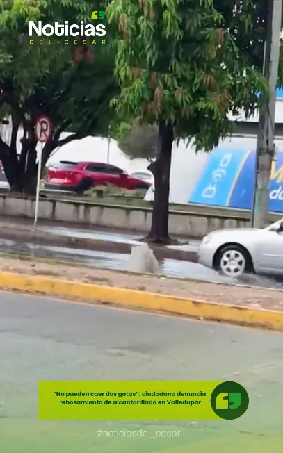 Rebosamiento de alcantarillado cerca de la glorieta de La María Mulata en Valledupar