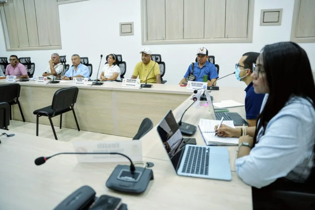 Mesa de trabajo sobre la nueva Plaza de Vendedores de Valledupar.