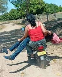 Traslado del cuerpo de Juan José Rivilla desde una zona rural de Pelaya, Cesar