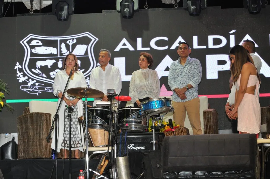 Acto de homenaje a Ricardo Quintero Araújo durante el Festival de Voces y Canciones de La Paz