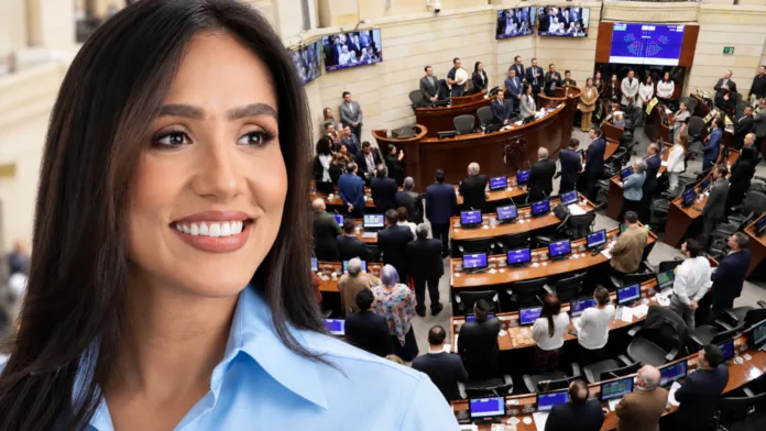 Claudia Margarita Zuleta Murgas con el recinto del Senado de Colombia de fondo, en una composición sobre la ley de sometimiento.