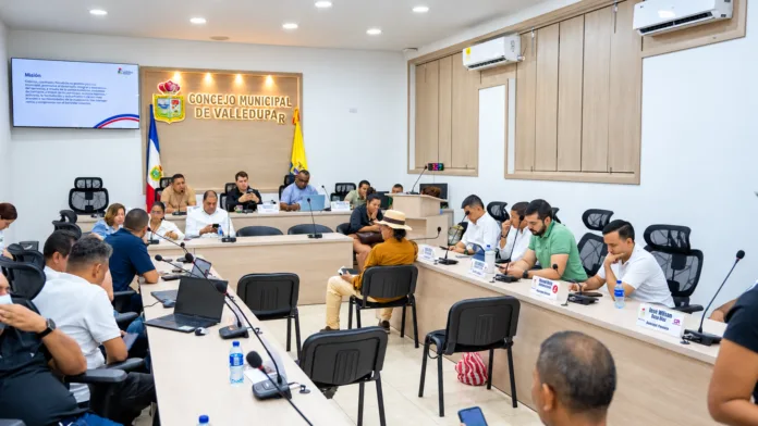 Sesión del Concejo Municipal de Valledupar durante debate sobre inteligencia artificial en colegios oficiales.